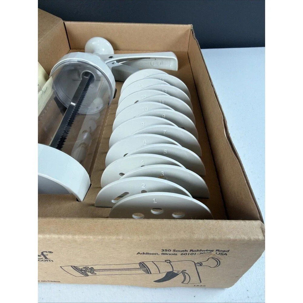 Pampered Chef Cookie Press 1525 with 16 Discs Original Box Complete